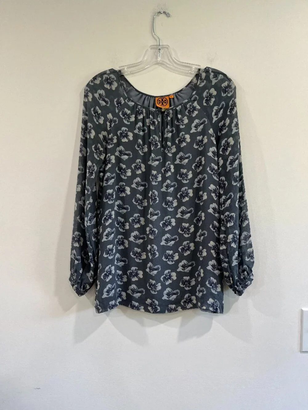 Tory Burch Silk Grey Floral Long Sleeve Blouse Size 6